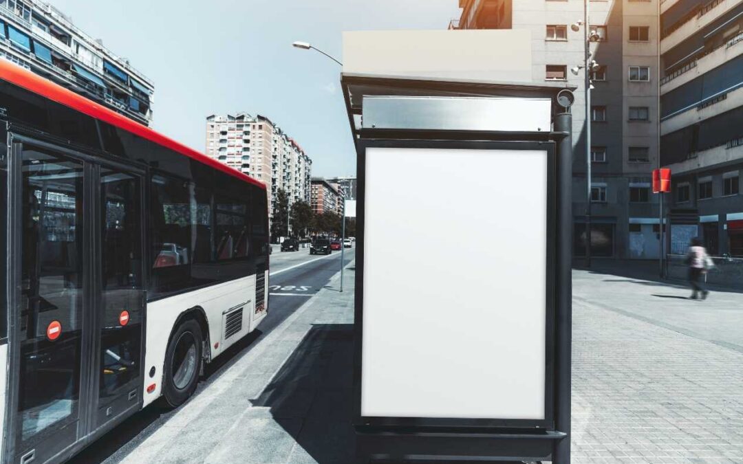 Publicitatea Outdoor Creativă în Craiova: Mesaje Impactante pe Panouri și Afișe Urbane